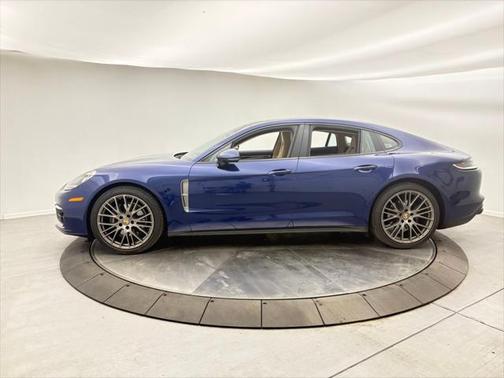 2023 Porsche Panamera 4 Platinum Edition