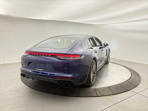 2023 Porsche Panamera 4 Platinum Edition