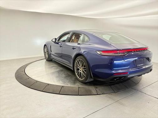 2023 Porsche Panamera 4 Platinum Edition