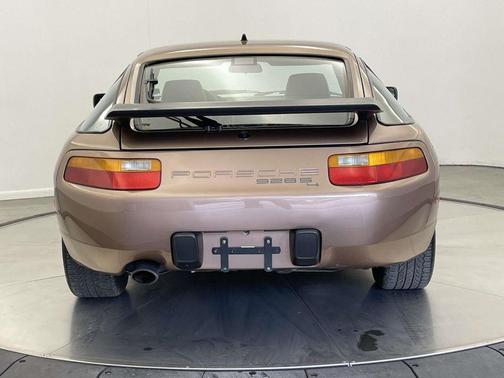 1988 Porsche 928 S4