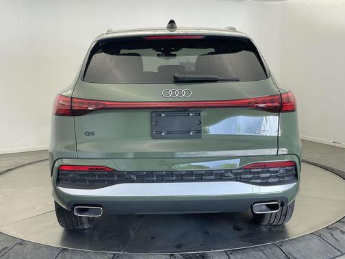 District Green Metallic 2026 Audi Q5 Premium Plus TFSI quattro S tronic