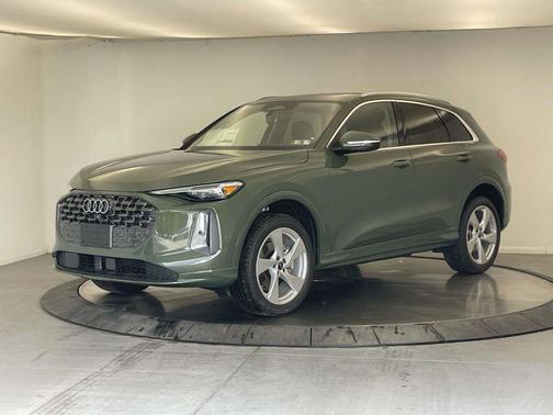 District Green Metallic 2026 Audi Q5 Premium Plus TFSI quattro S tronic