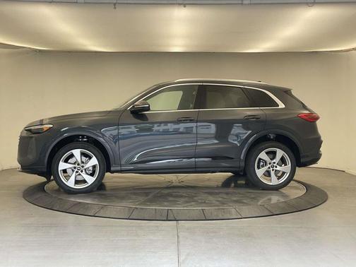 Tambora Gray Metallic 2026 Audi Q5 Premium Plus TFSI quattro S tronic