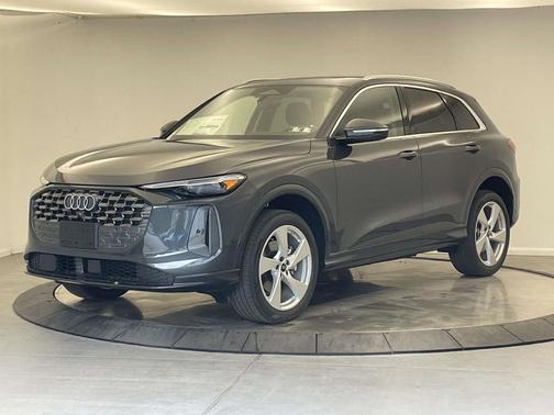 Tambora Gray Metallic 2026 Audi Q5 Premium Plus TFSI quattro S tronic