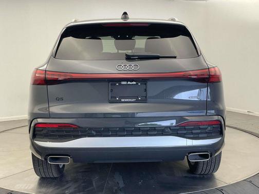 Tambora Gray Metallic 2026 Audi Q5 Premium Plus TFSI quattro S tronic