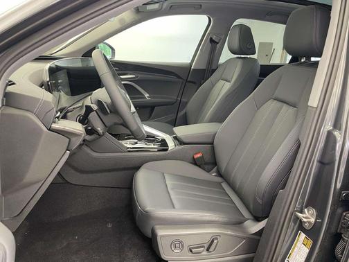Tambora Gray Metallic 2026 Audi Q5 Premium Plus TFSI quattro S tronic