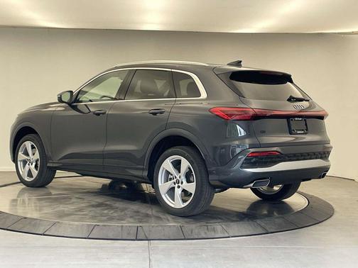 Tambora Gray Metallic 2026 Audi Q5 Premium Plus TFSI quattro S tronic