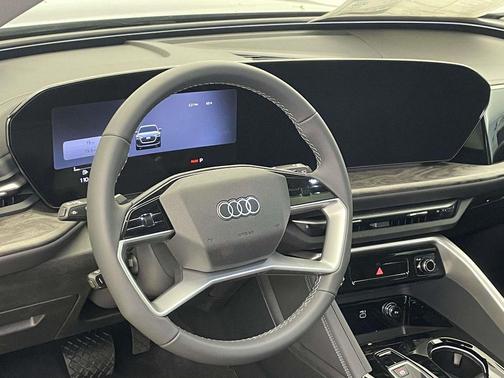 Tambora Gray Metallic 2026 Audi Q5 Premium Plus TFSI quattro S tronic