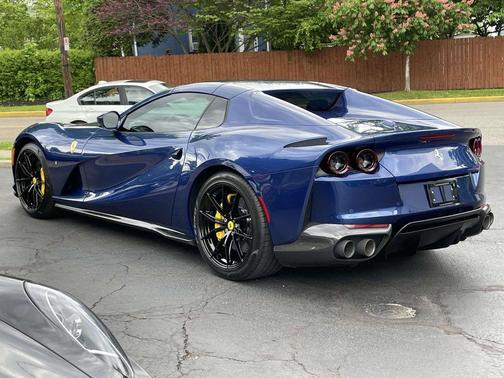 Blu Tour De France Metallic 2022 Ferrari 812 GTS Base