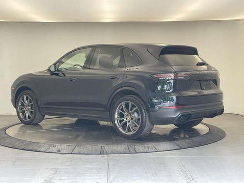 Moonlight Blue Metallic 2023 Porsche Cayenne Platinum Edition