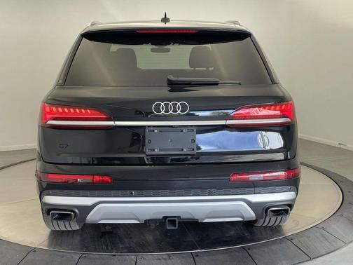 2025 Audi Q7 45 Premium