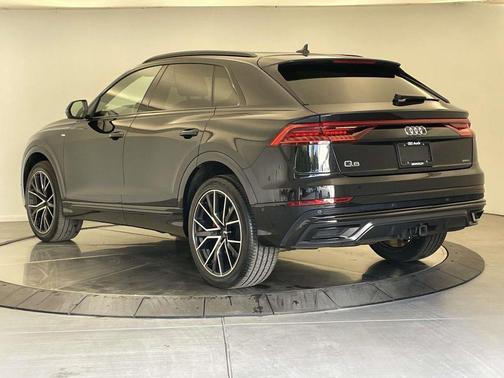 2021 Audi Q8 55 Premium Plus