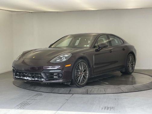 2022 Porsche Panamera 4 Platinum Edition