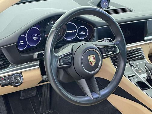 Copper Ruby Metallic 2022 Porsche Panamera 4 Platinum Edition