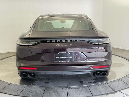 2022 Porsche Panamera 4 Platinum Edition