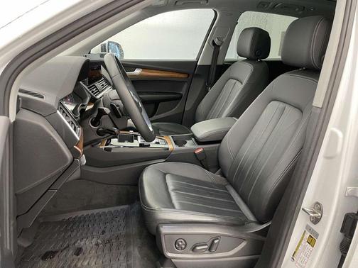 2023 Audi Q5 45 S line Premium