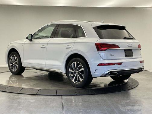 2023 Audi Q5 45 S line Premium
