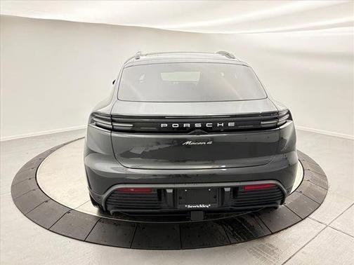 2024 Porsche Macan 4