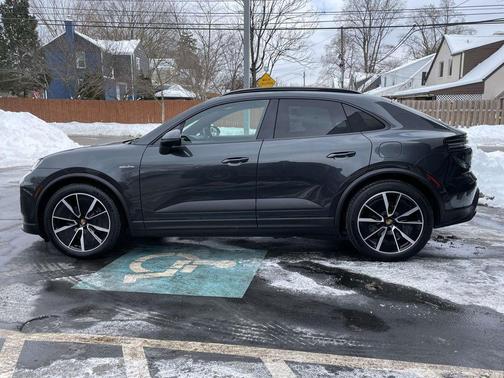 2024 Porsche Macan 4