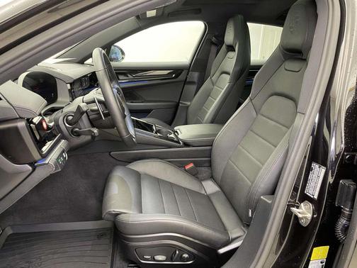 2024 Porsche Panamera 4