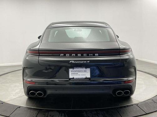 2024 Porsche Panamera 4