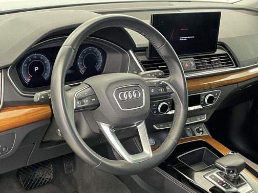 2024 Audi Q5 40 Premium Plus