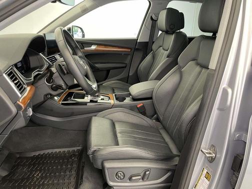 2024 Audi Q5 40 Premium Plus