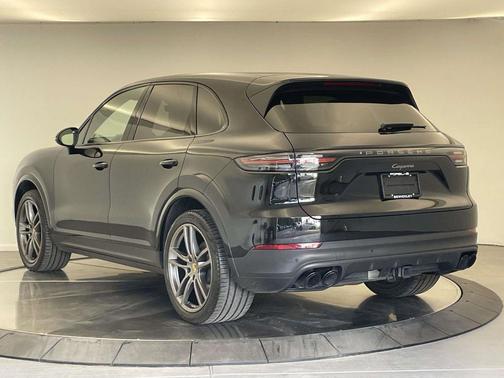 2023 Porsche Cayenne Platinum Edition