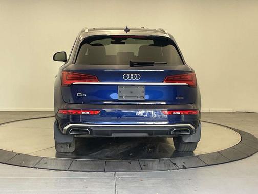 2022 Audi Q5 45 S line Prestige