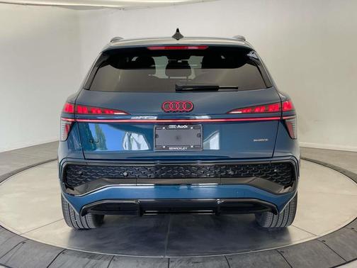 Malpelo Blue Metallic 2026 Audi Q3 TFSI quattro S tronic