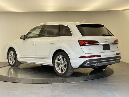 2021 Audi Q7 55 Prestige