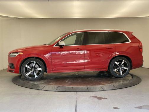 2019 Volvo XC90 T6 R-Design