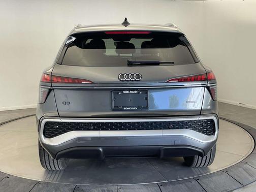 Daytona Gray Pearl Effect 2026 Audi Q3 TFSI quattro S tronic