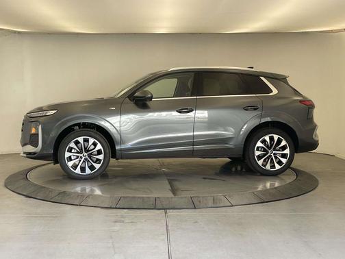 Daytona Gray Pearl Effect 2026 Audi Q3 TFSI quattro S tronic