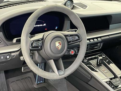 2025 Porsche 911 Carrera S