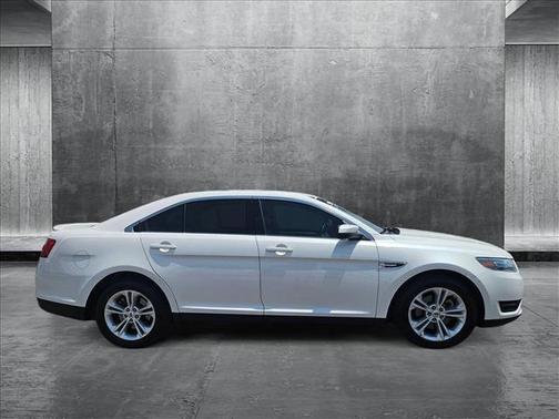 2016 Ford Taurus SEL