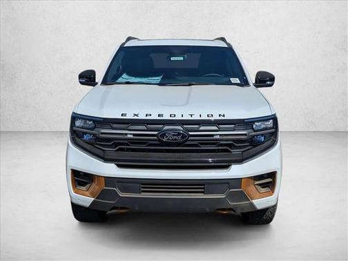 Star White Metallic Tri-Coat 2026 Ford Expedition Tremor