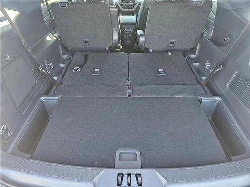 Star White Metallic Tri-Coat 2025 Ford Explorer ST-Line