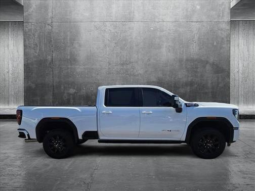 2024 GMC Sierra 2500 AT4