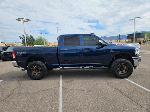 2021 RAM 2500 Tradesman Crew Cab 4x4 6'4' Box