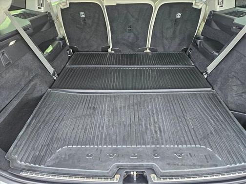 2022 Volvo XC90 T6 Momentum