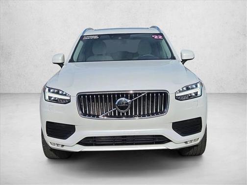 2022 Volvo XC90 T6 Momentum