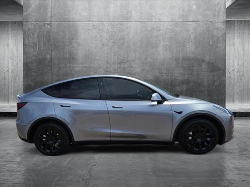 2025 Tesla Model Y Long Range Dual Motor All-Wheel Drive