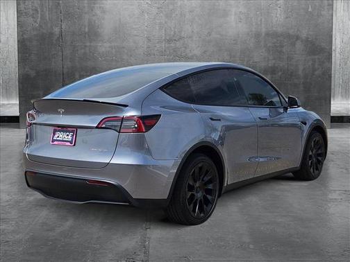 2025 Tesla Model Y Long Range Dual Motor All-Wheel Drive
