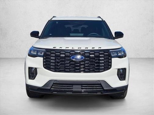 Star White Metallic Tri-Coat 2025 Ford Explorer ST-Line