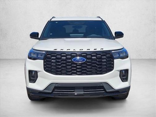 Star White Metallic Tri-Coat 2025 Ford Explorer ST-Line