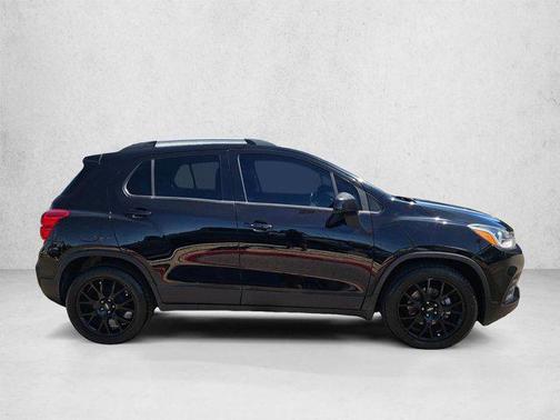 Mosaic Black Metallic 2021 Chevrolet Trax LT