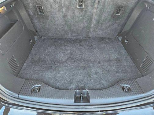 Mosaic Black Metallic 2021 Chevrolet Trax LT