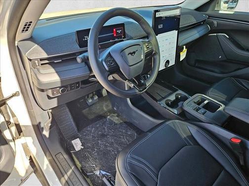 Star White Metallic Tri-Coat 2025 Ford Mustang Mach-E Premium