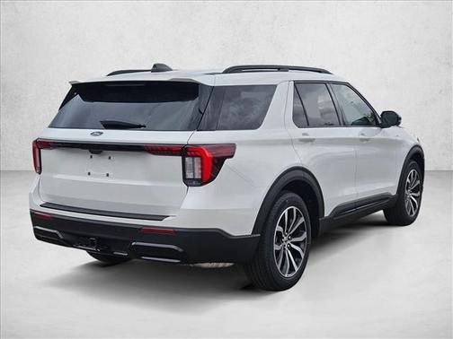 Star White Metallic Tri-Coat 2026 Ford Explorer ST-Line